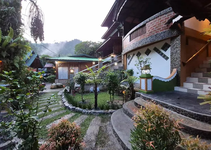 Sam'S Bungalows And Treks